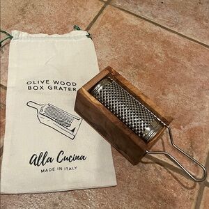 Alla Cucina Olive Wood Box Grater